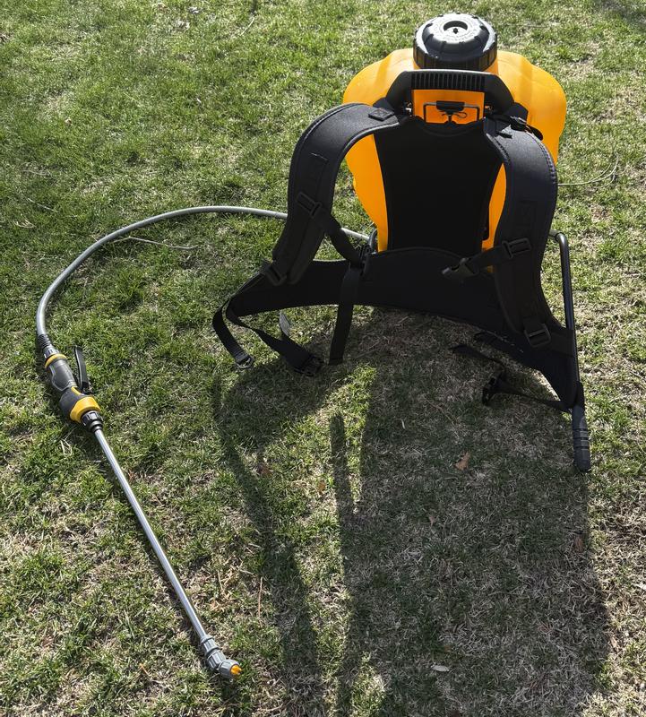 4 Gal. Internal Piston Pump Backpack Sprayer | DEWALT