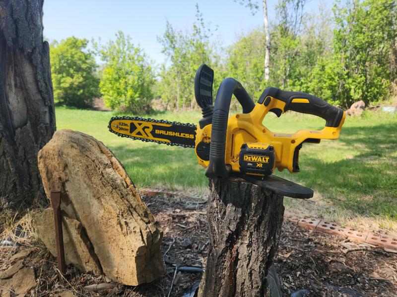 SuperHandy Mini Electric Chainsaw - 8 Bar 20V 2Ah Li-Ion Cordless