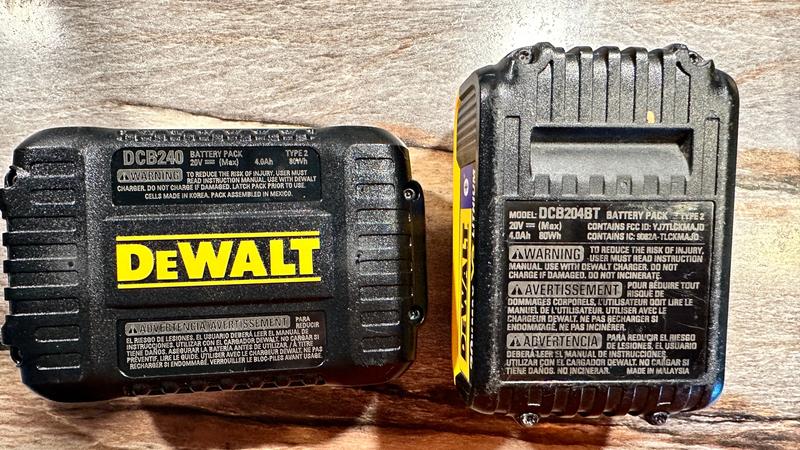 DEWALT 20 V Lithium Battery 4 Ah in the Power Tool Batteries