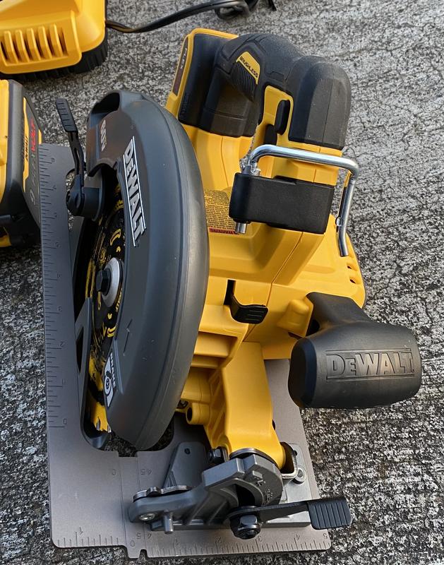 DeWalt 60V MAX FLEXVOLT 7 1 4 Cordless Circular Saw with Brake Kit DCS578X2