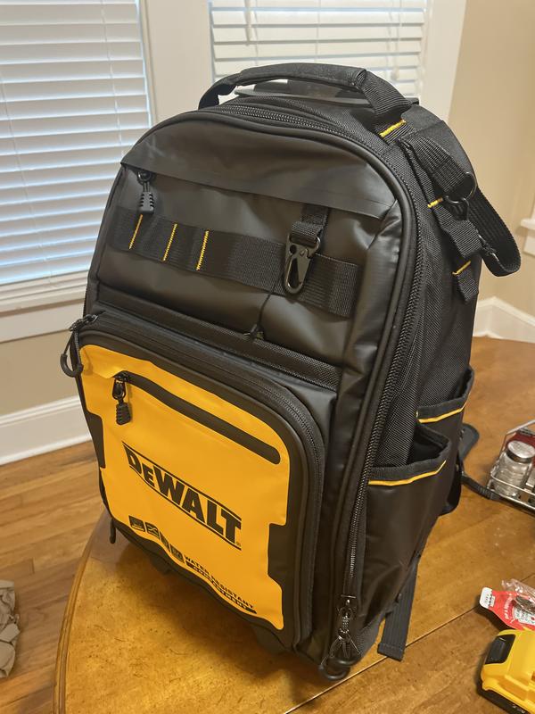 DEWALT DWST60101-1 Mochila profesional con ruedas.