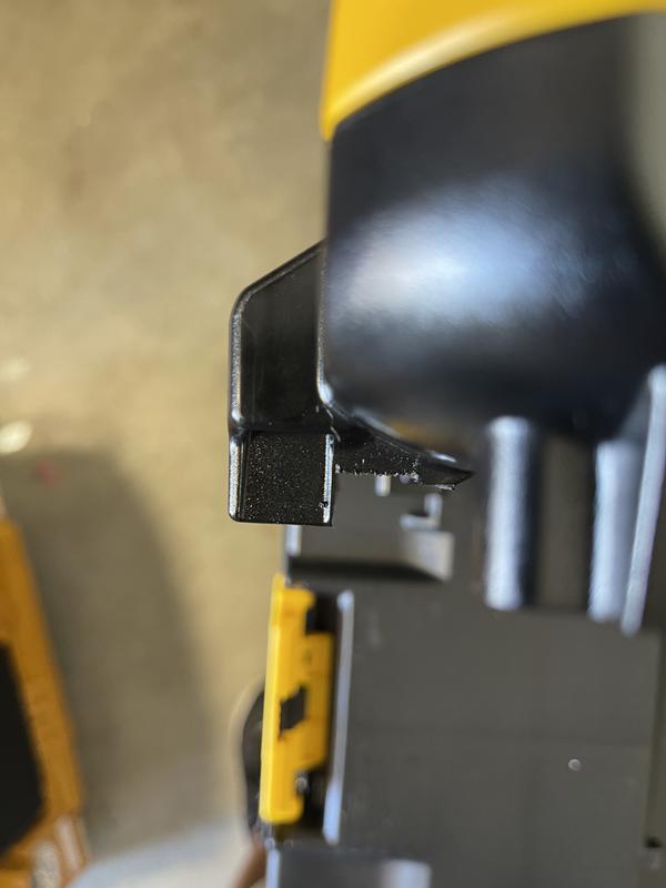 DeWALT DCB104 4 Port Durable Multiport Recharging Simultaneous