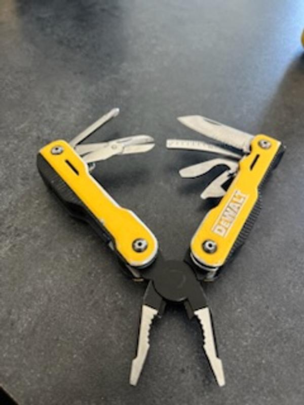 DEWALT Folding Pocket Knife & 16 inch 1 Multi-Tool Combo Pack