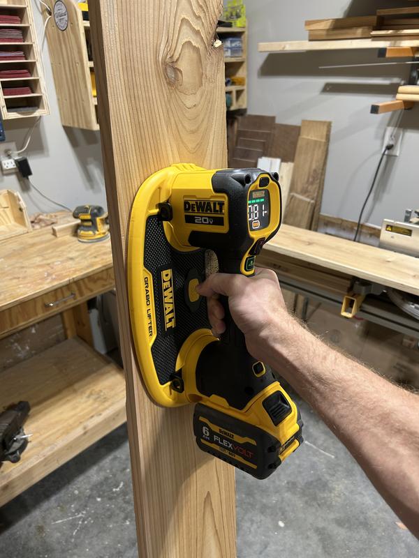 DEWALT 13.31-in L x 8.31-in W Plastic Panel/Paver/Flooring Vacuum Lifter