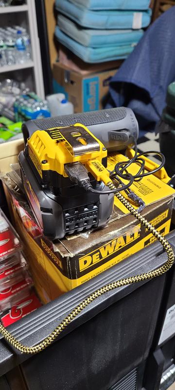 20V MAX 20V MAX FLEXVOLT 5 Amp USB Charging Kit DEWALT