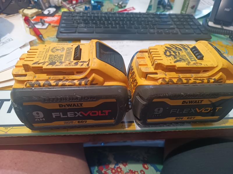 Dual-Voltage 20V/60V MAX FlexVolt Battery True Value Hardware