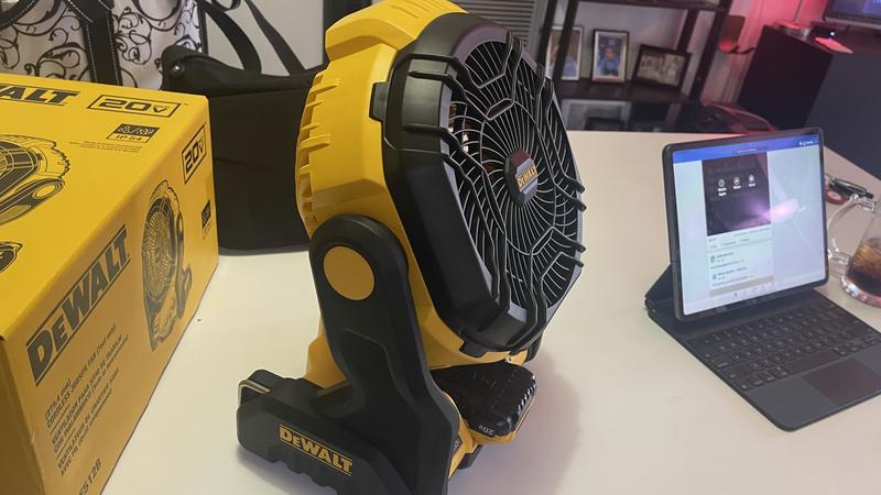 20V MAX* Cordless Jobsite Fan | DEWALT