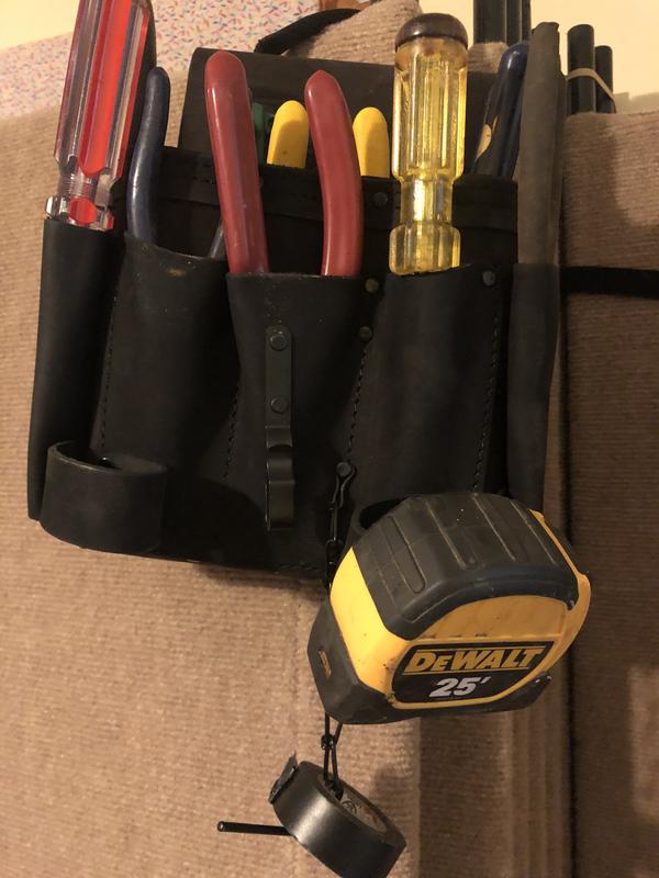 Dewalt electricians outlet tool pouch