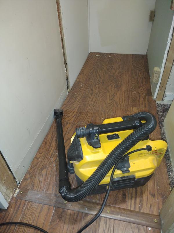 DEWALT 20 volt Max 2 Gallons Corded Cordless Wet Dry Shop Vacuum