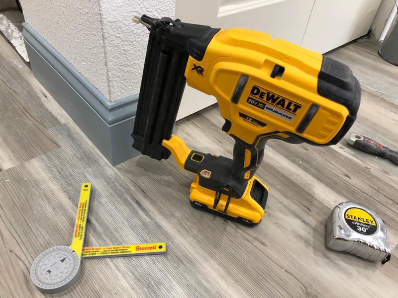 Dewalt Guaranteed tough. Brad Nailer Kit, 18Ga