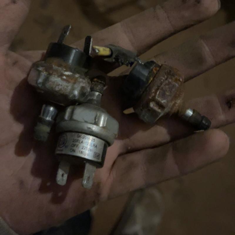 The mini pressure switches