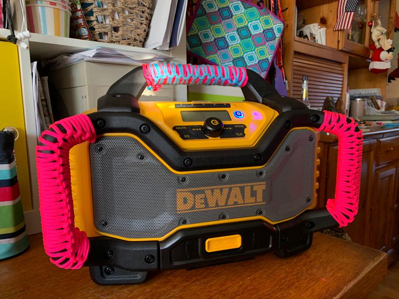 ② Radio dewalt 18v chargeur Bluetooth — Outillage