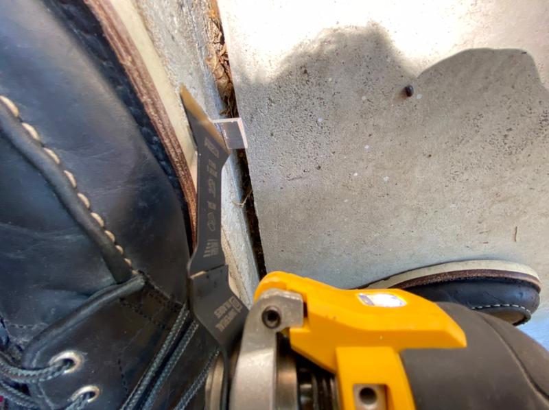 Trigger speed is easy to modulate for aluminum or plastics