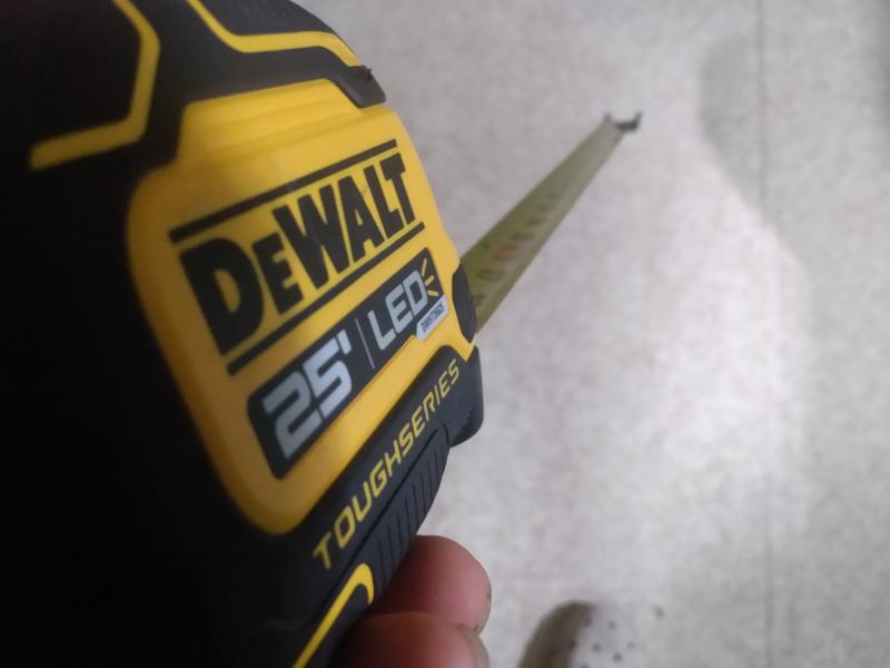 DeWalt DWHT35625S 25 Feet Lighted Tape Measure