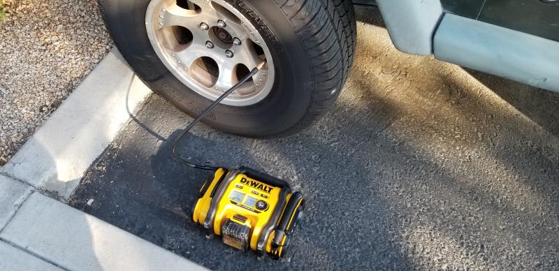 Dewalt dcc020ib 20v max best sale tire inflator