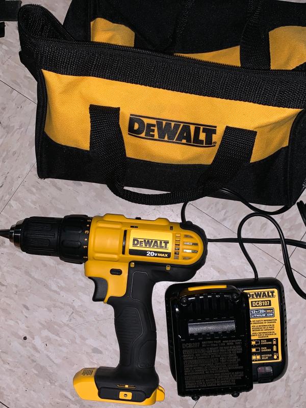 DeWalt - #DCD771C2 - 20V Max Cordless Drill / Driver Kit, Compact