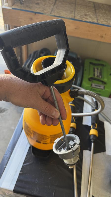 Broken pump handles/ leaf to locking and unlock pump from the tank.