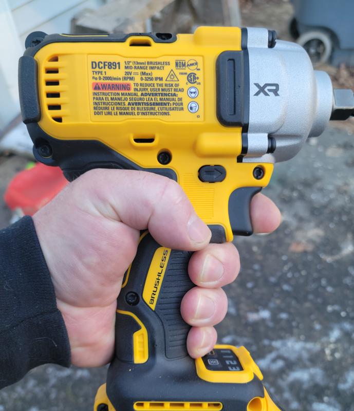 Dewalt 1 2 impact online 20v xr mid range