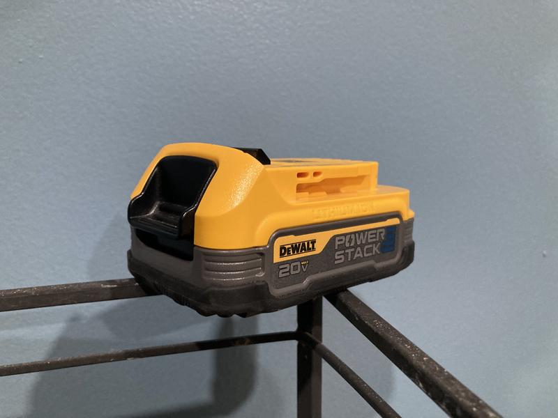 DEWALT POWERSTACK™ 20V MAX* Compact Battery Kit