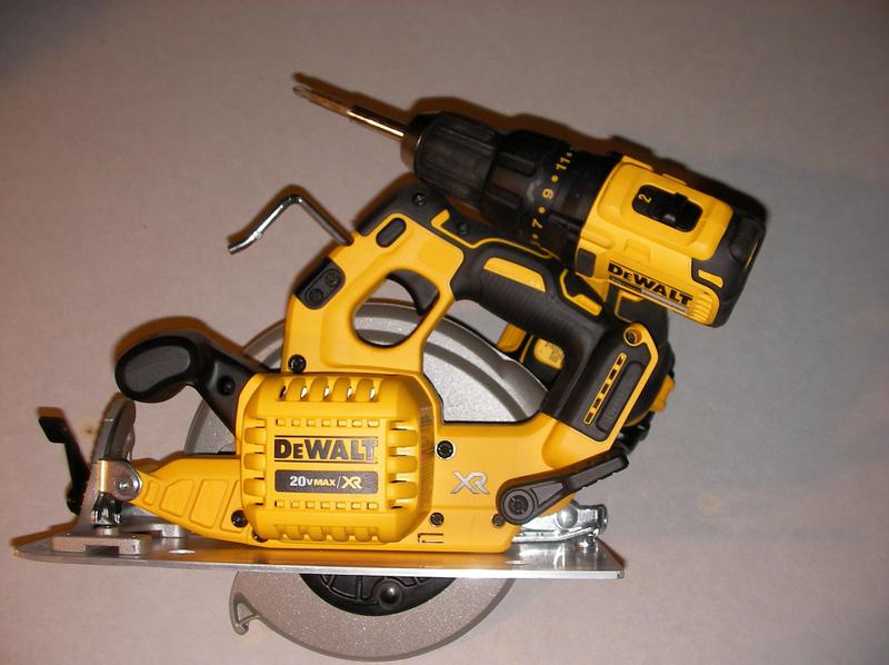 20V MAX* XR® Cordless Brushless 7-1/4 in Circular Saw with POWER