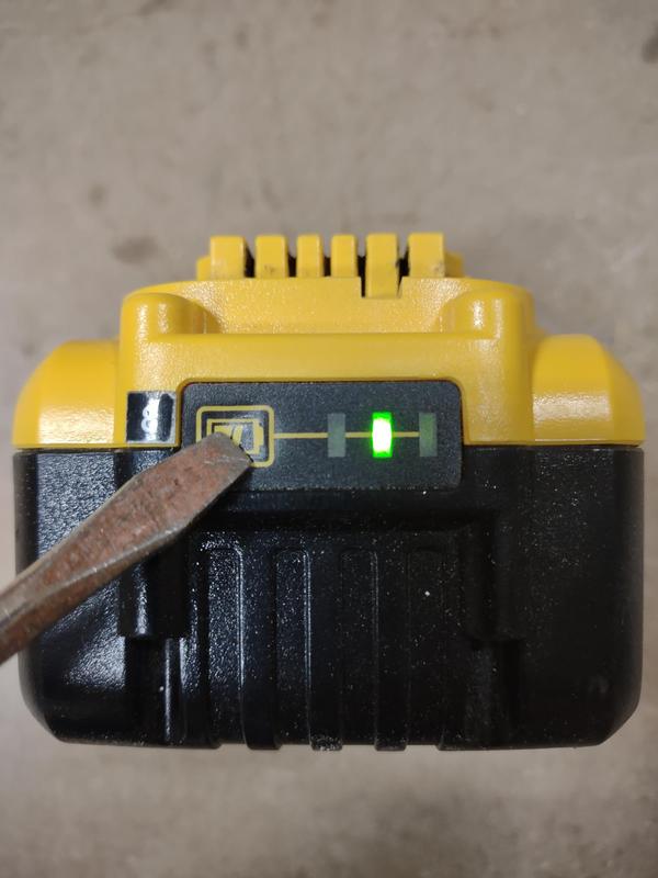 Dewalt discount 8ah battery