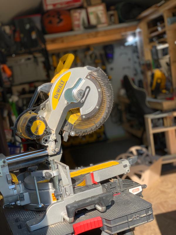 Dewalt miter saw discount dws779