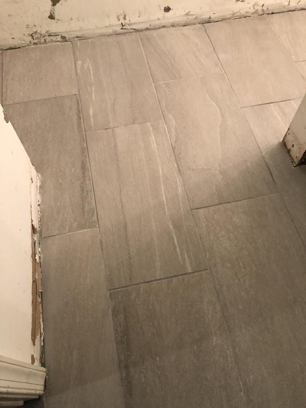 Tile work cut with the D24000