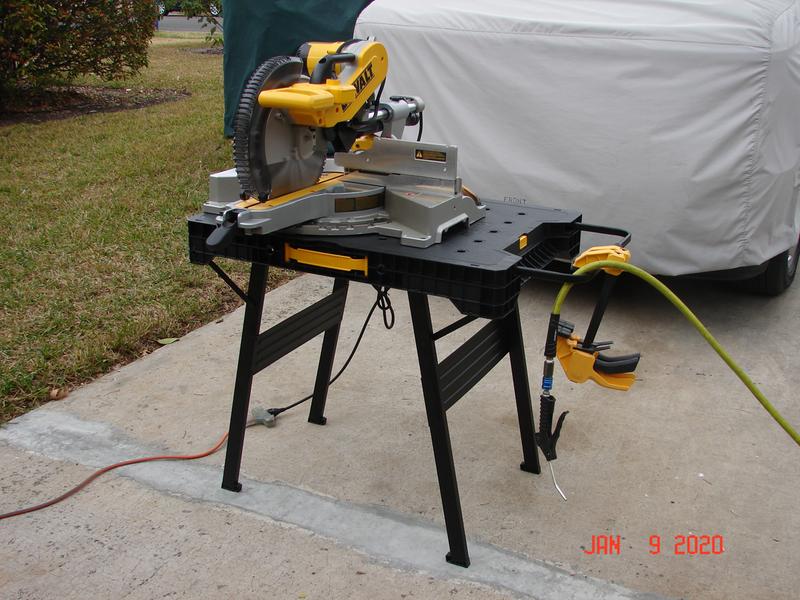 Express Folding Workbench DEWALT