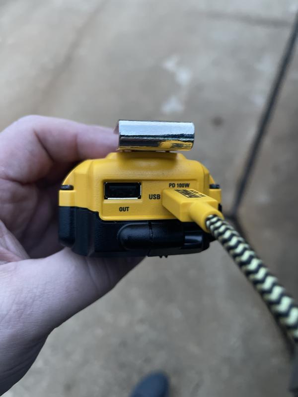 Dewalt 20v max usb charger hot sale