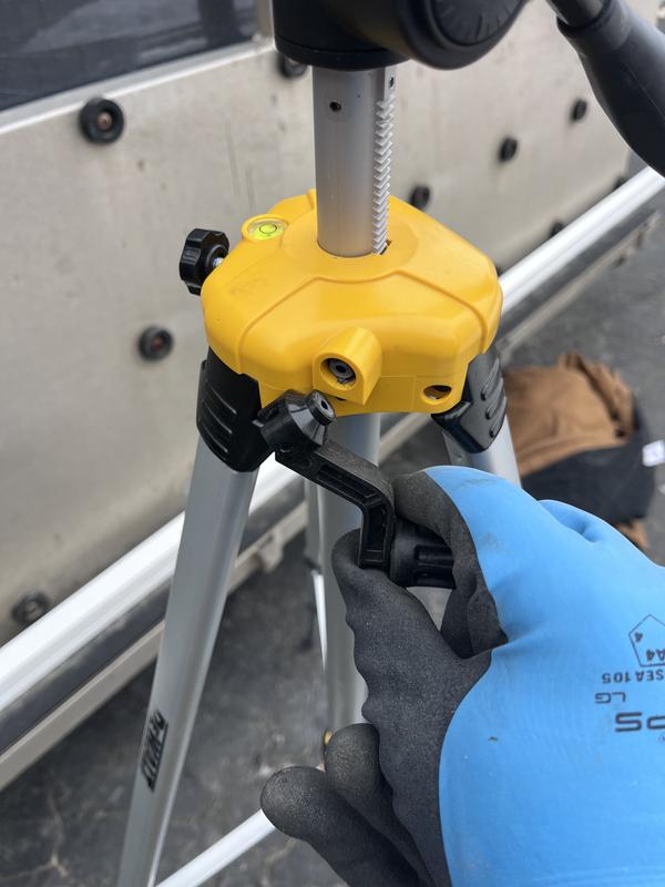 Laser Tripod With Tilting Head