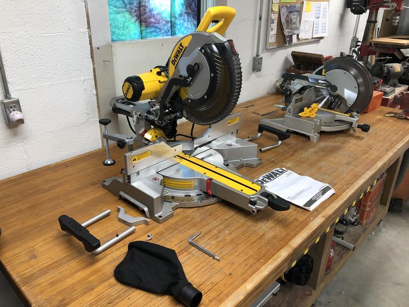 Dewalt 20v sliding online compound miter saw