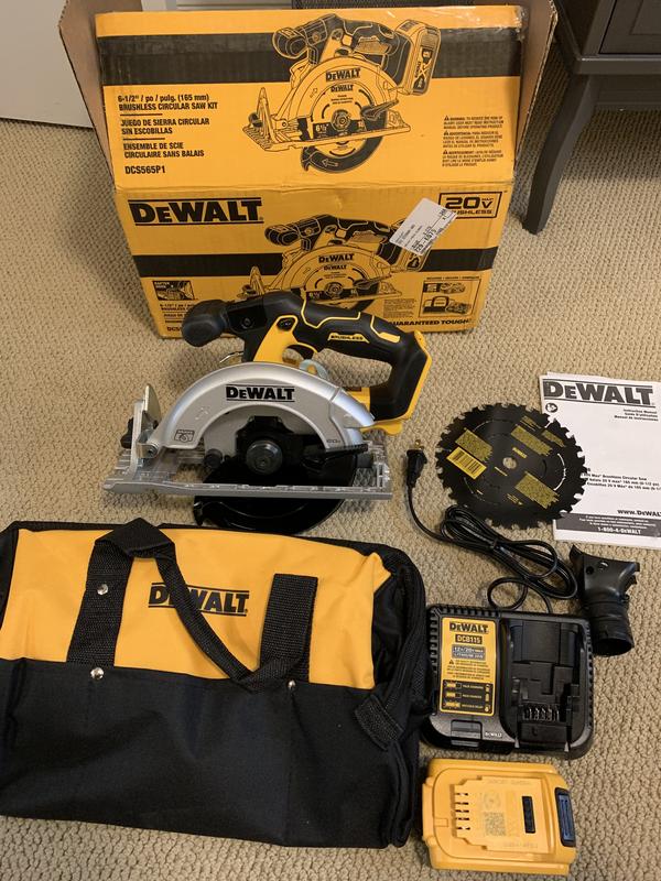 Scie circulaire Dewalt DC390 + 3 Batteries