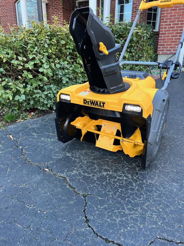 Ahead of the Winter Season, DEWALT® Enters the Snow Category with Its First Snow  Blower, the 21 In. 60V MAX* Single-Stage Snow Blower