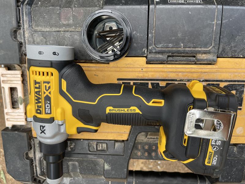 DEWALT Herramienta de remache inalámbrica MAX XR de 20 V, 1/4 de pulgada,  batería y cargador incluidos (DCF414GE2)