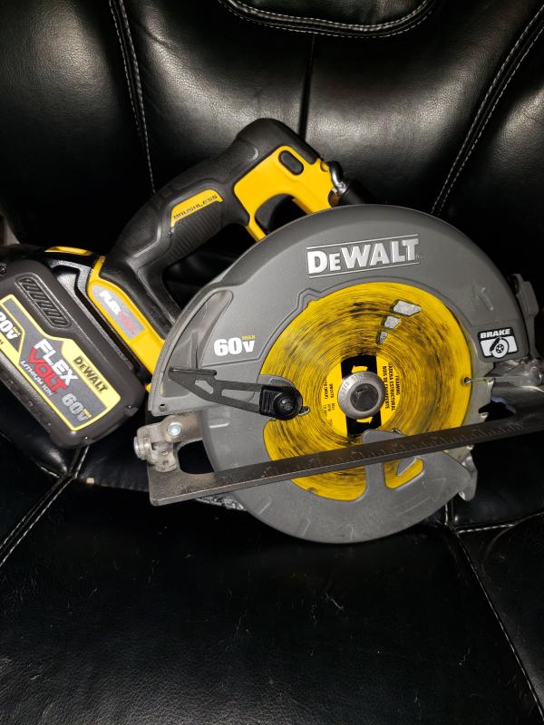 Dewalt flexvolt circular best sale saw and drill combo