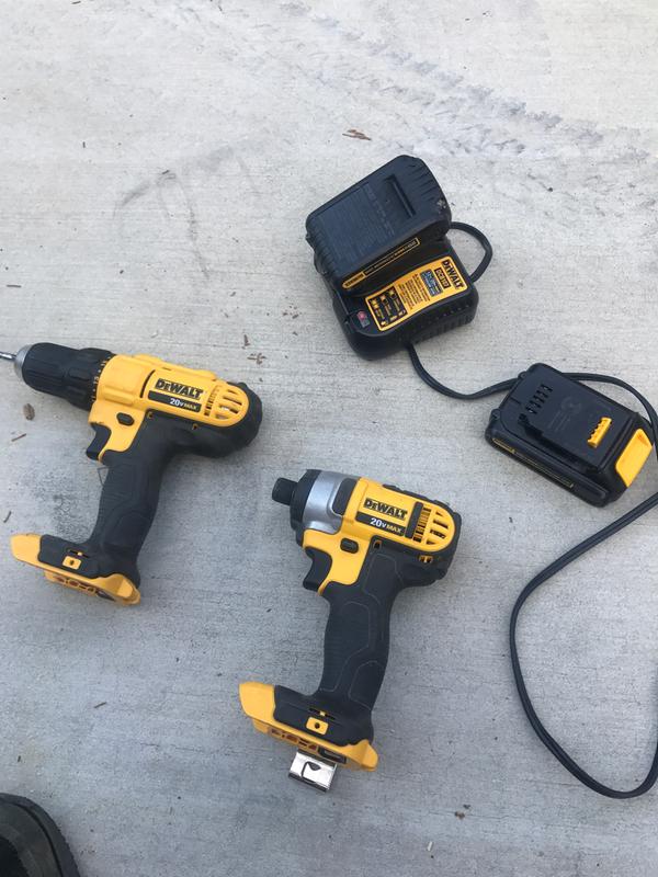 Dewalt DCK240C2 20V MAX Compact Lithium-Ion 1-2 in. Cordless Drill Driver-  1-4 in. Impact Driver Combo Kit (1.3 Ah)