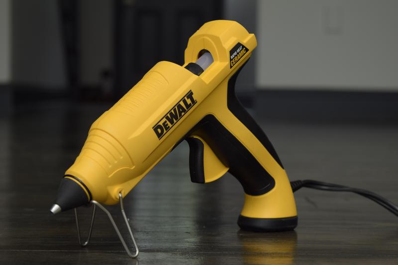 Dewalt hot glue discount gun battery powered