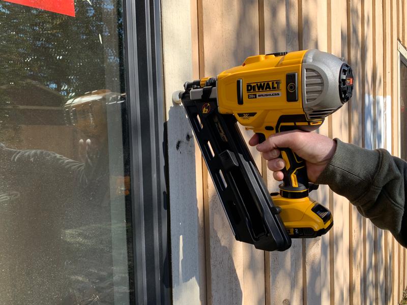 Dewalt framing deals gun 20v