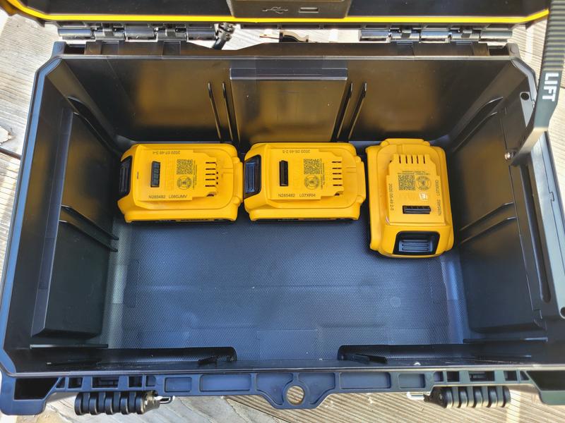 DEWALT DWST83471-QW TOUGHSYSTEM 2.0 Dual port charger