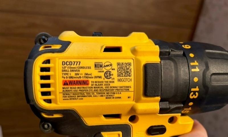 20V MAX Brushless Cordless Compact Drill Driver Kit DEWALT