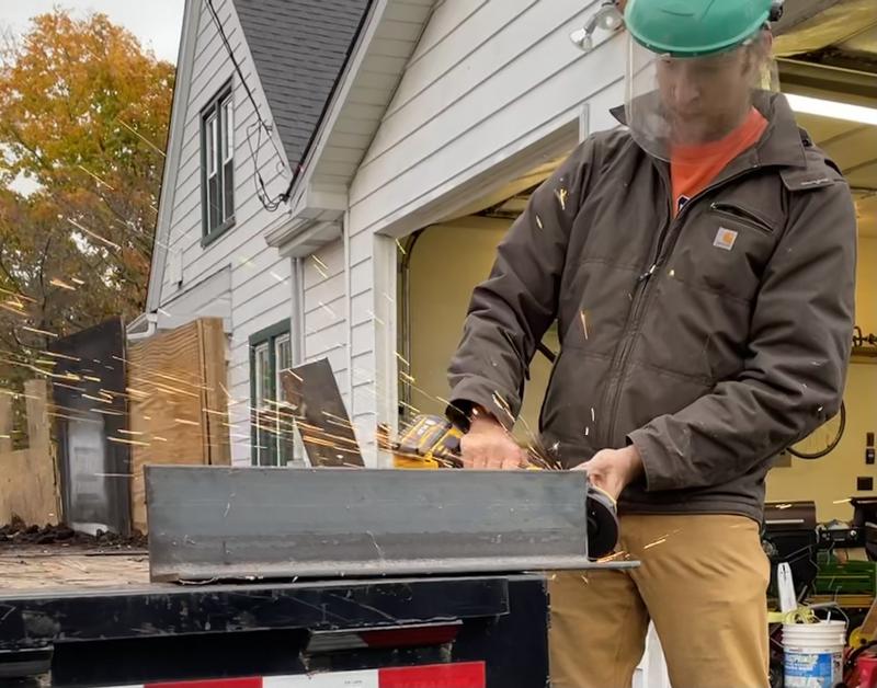 Throwing sparks with the fast grind wheel