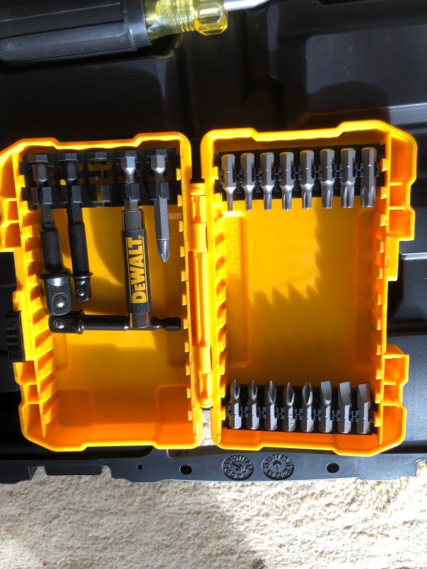 108 Piece 1/4 in & 3/8 in Drive Mechanics Tools Set | DEWALT