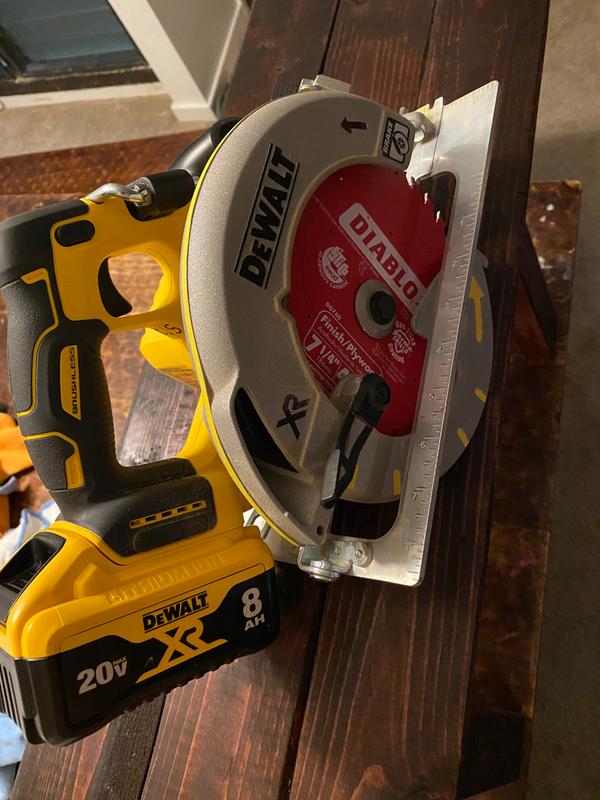 20V MAX* XR® Cordless Brushless 7-1/4 in Circular Saw with POWER