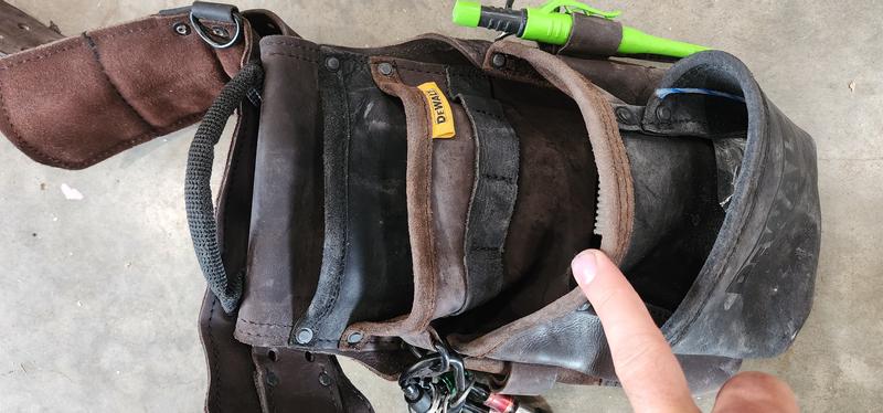 Leather Tool Rig | DEWALT