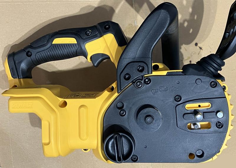 DeWalt DCM565 18V XR Li-ion 30cm Cordless Brushless Compact Chainsaw With 1 X 5.0Ah Battery - View #9