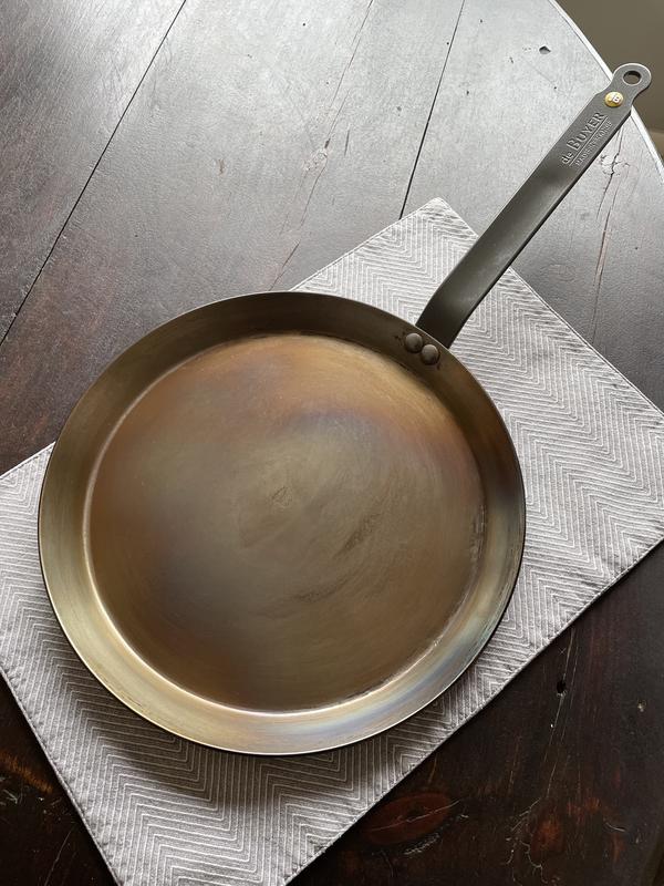 de Buyer Blue Carbon Steel Crepe & Tortilla Pan - 8” - Ideal for Making &  Reheating Crepes, Tortillas & Pancakes - Naturally Nonstick - Made in France