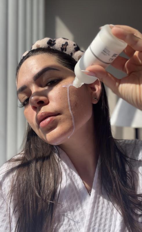 Customer photo for "Hydrated and luminous skin"