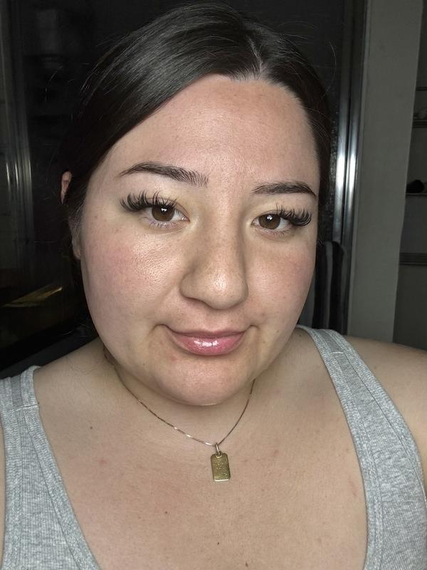 Customer photo for "Amazing lightweight serum for radiant skin"