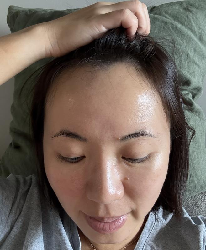 Customer photo for "Great serum for my face and neck for early ageing."