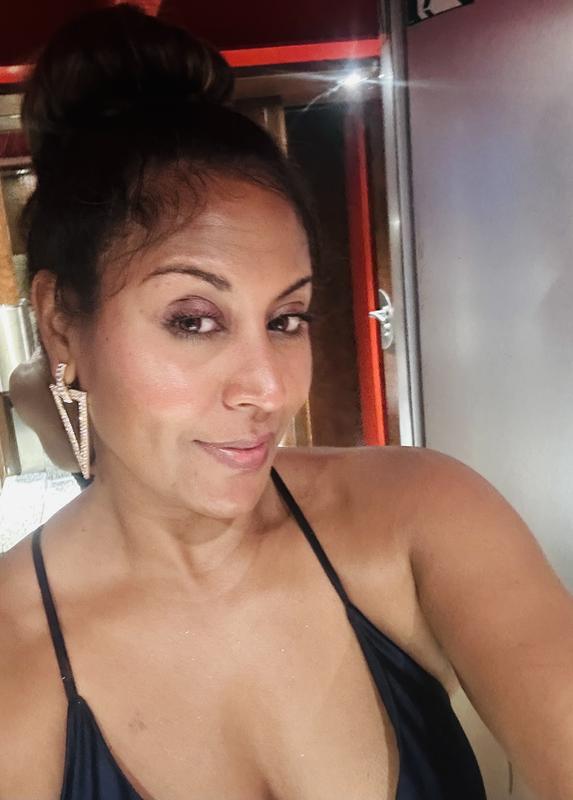 Customer photo for "Glowy skin"